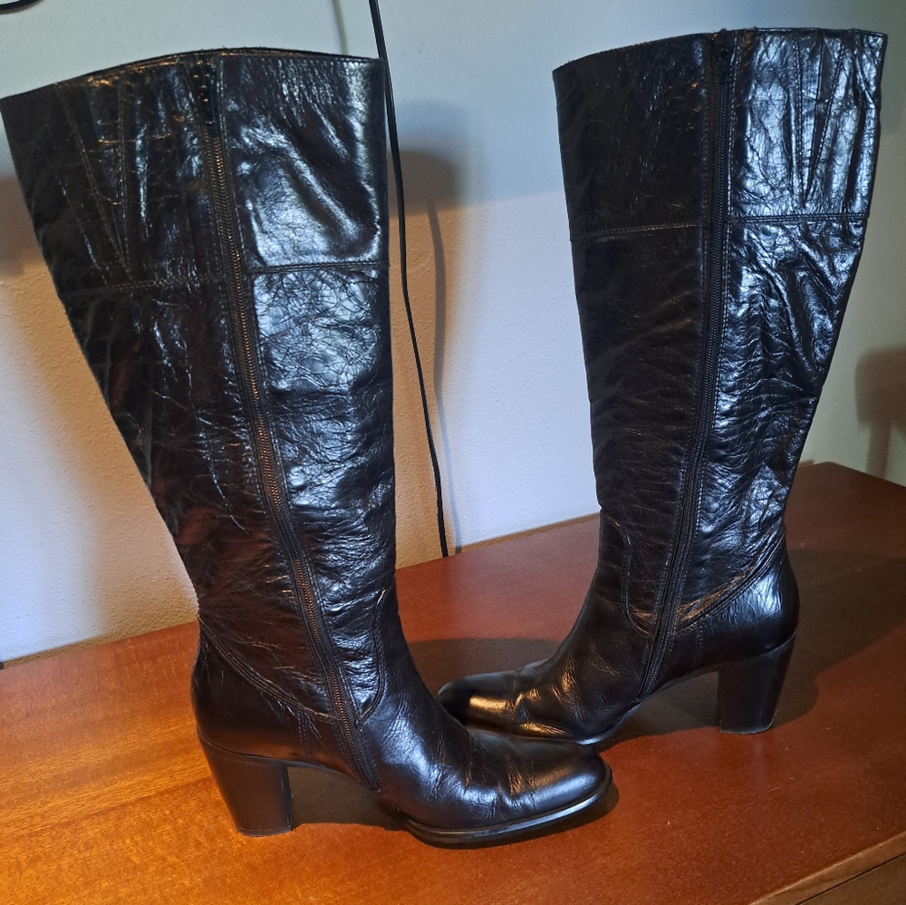 Black Knee High Heeled Boots Italian  Textured Leather